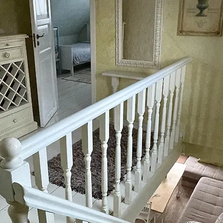 Semesterbostad House In The