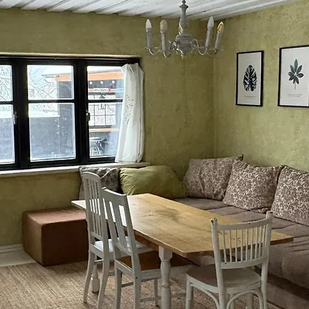 House In The City Ferienhaus