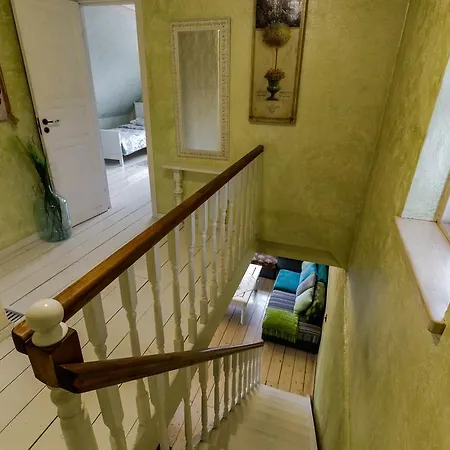 House In The City Ferienhaus